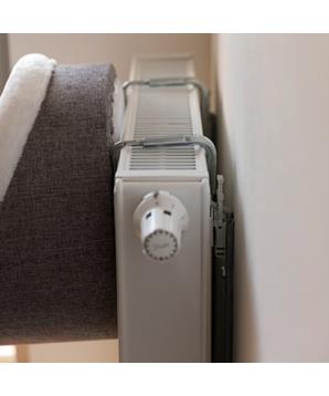 Závěsná plyšová kukaň s polštářem, kulatá, na topení 38x34cm