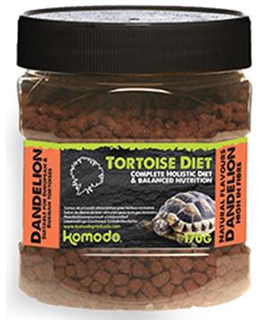 Komodo Tort. Diet - suchoz. želva, pampeliška 