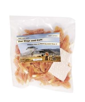 Pochoutka Kuřecí filety na tyčce z buvolí kůže 